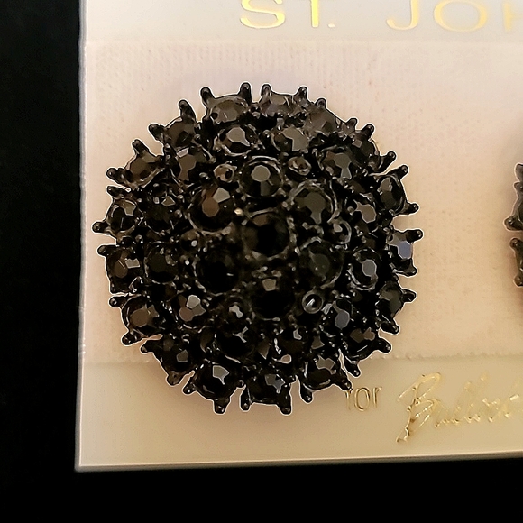 New Vintage! ST JOHN for Bullock's Black Swarovski Crystal Cluster Clip Earrings - Picture 4 of 6